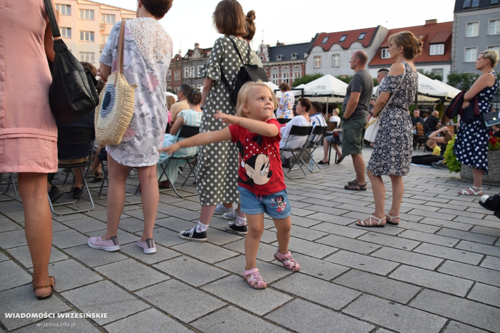 Koncert Marty Podulki na rynku