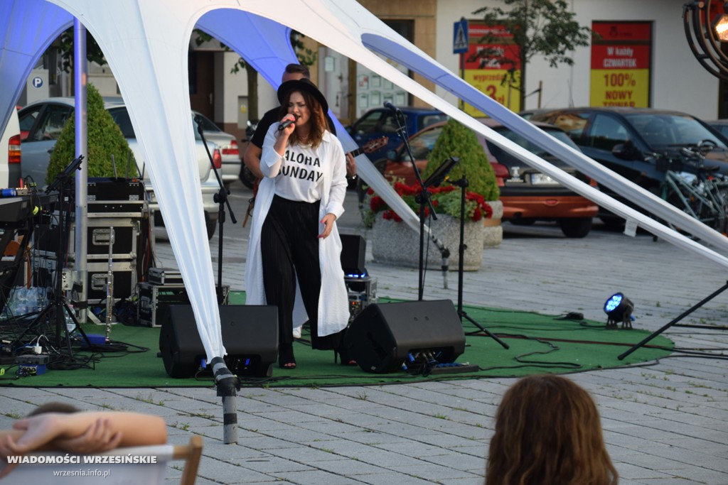 Koncert Marty Podulki na rynku