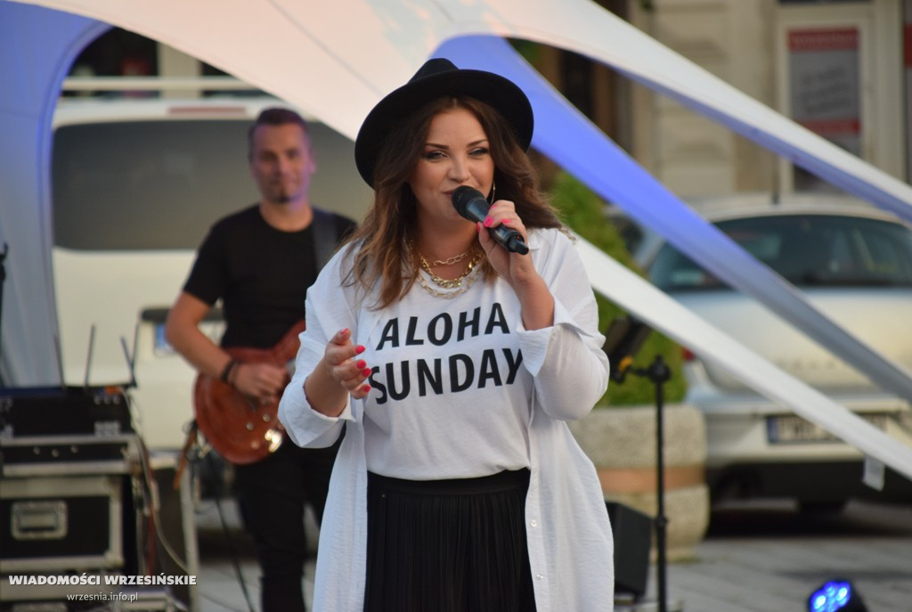Koncert Marty Podulki na rynku