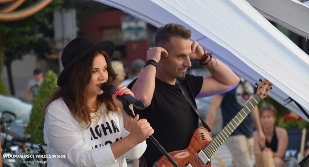 Koncert Marty Podulki na rynku
