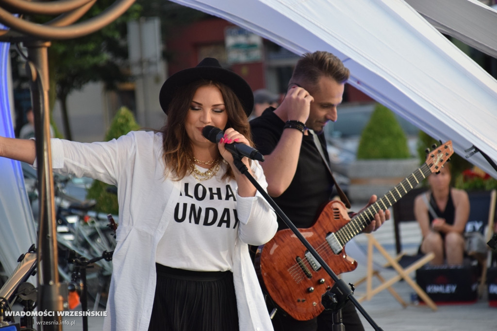 Koncert Marty Podulki na rynku