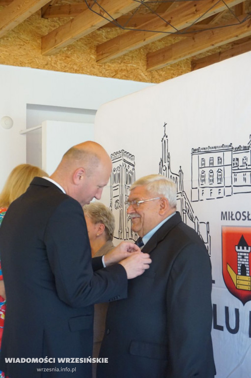Jubilaci odbierali medale. Przeżyli ze sobą 50 lat