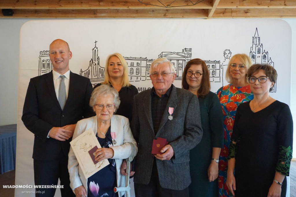 Jubilaci odbierali medale. Przeżyli ze sobą 50 lat