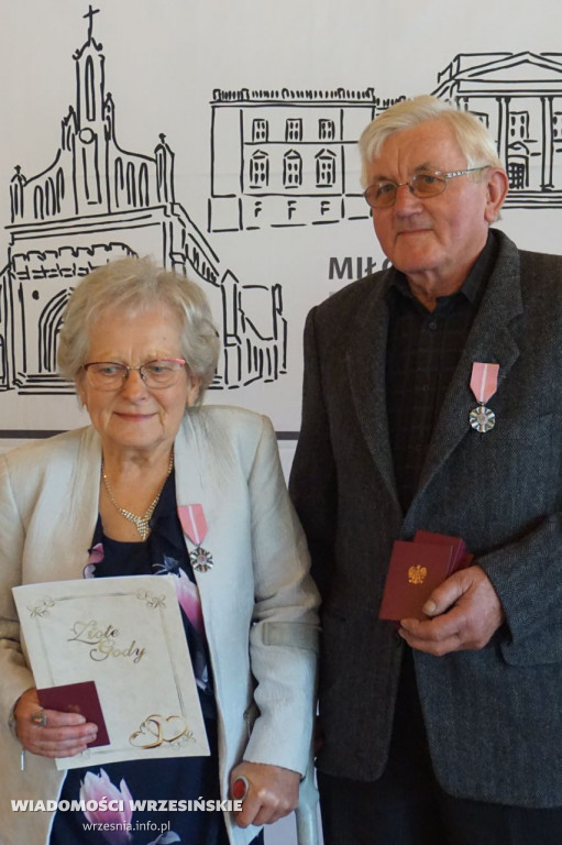 Jubilaci odbierali medale. Przeżyli ze sobą 50 lat