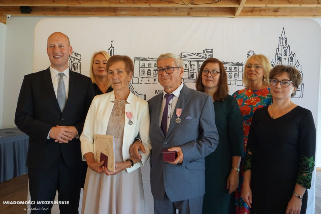Jubilaci odbierali medale. Przeżyli ze sobą 50 lat