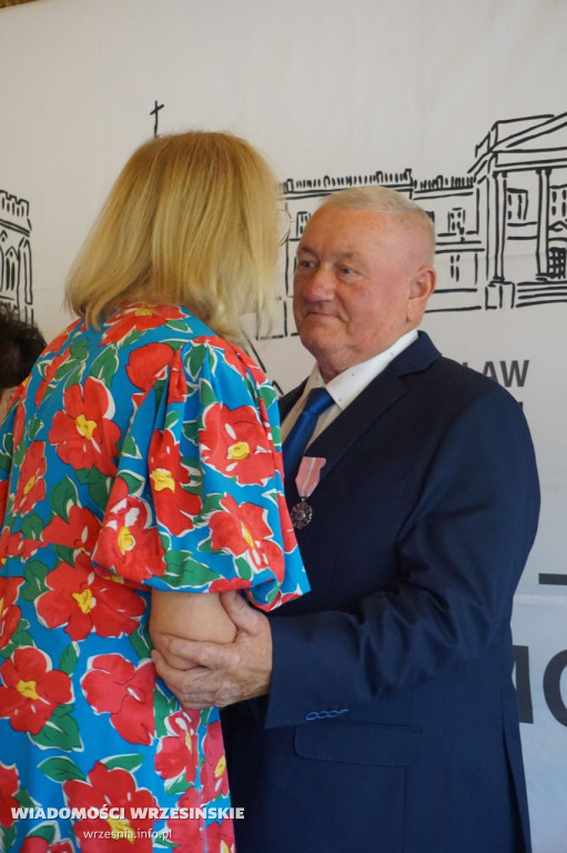 Jubilaci odbierali medale. Przeżyli ze sobą 50 lat