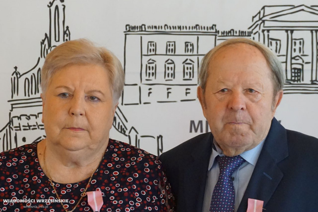 Jubilaci odbierali medale. Przeżyli ze sobą 50 lat