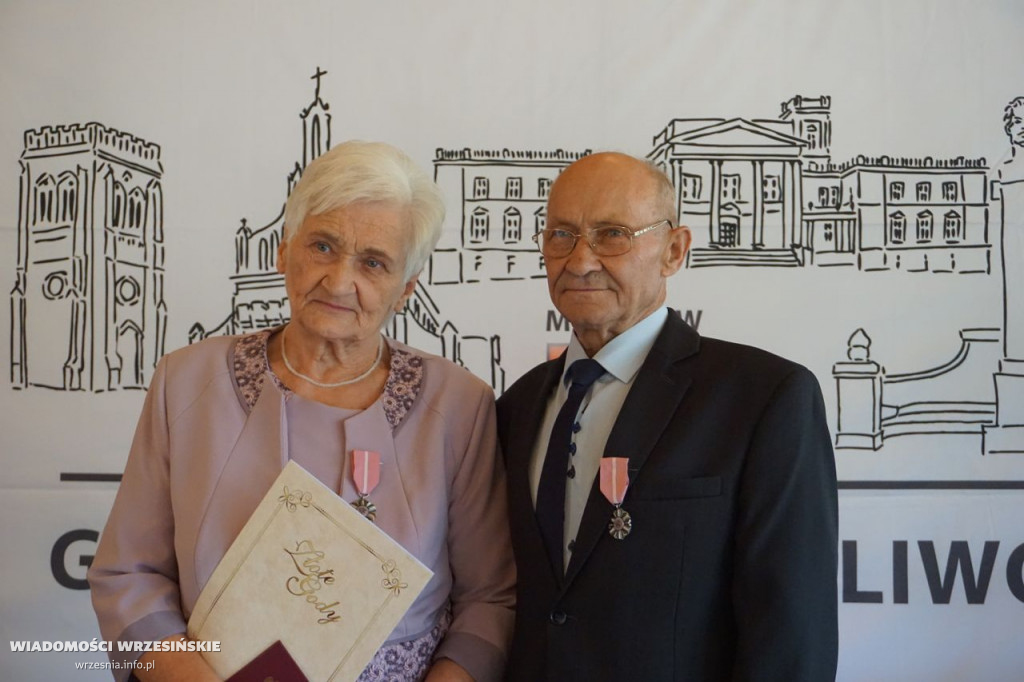 Jubilaci odbierali medale. Przeżyli ze sobą 50 lat