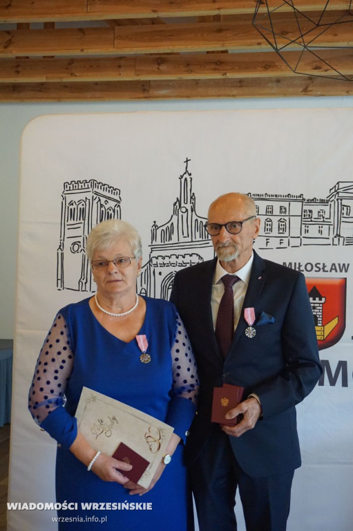 Jubilaci odbierali medale. Przeżyli ze sobą 50 lat