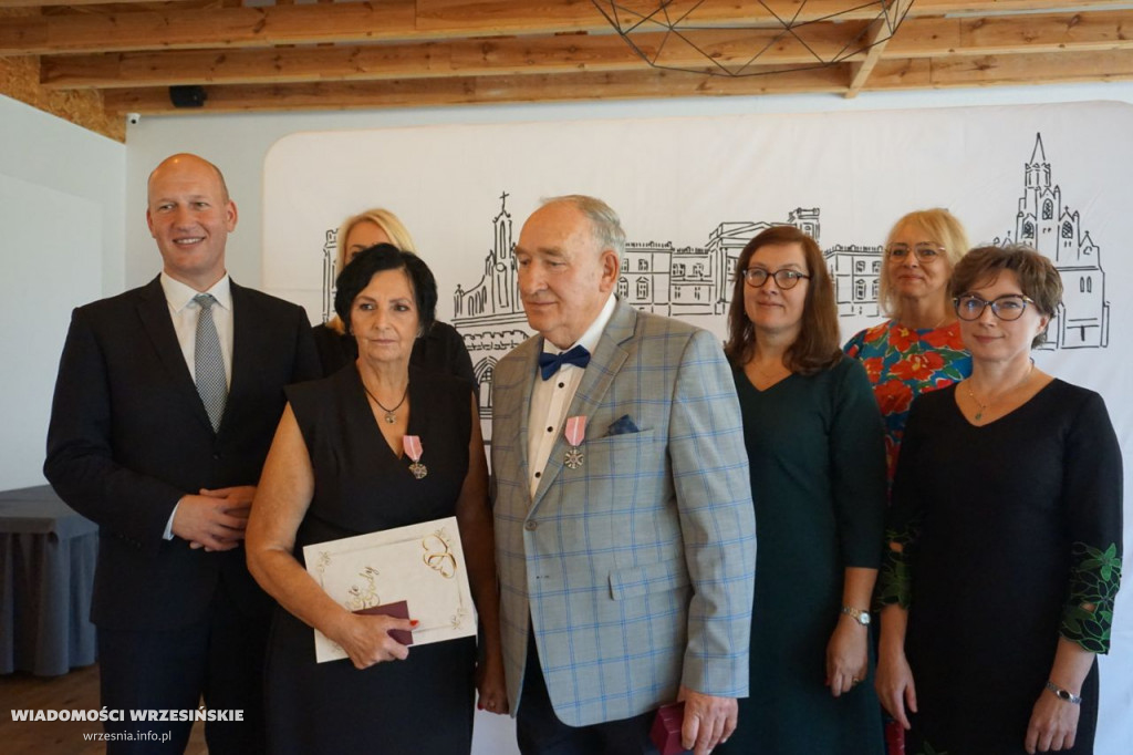 Jubilaci odbierali medale. Przeżyli ze sobą 50 lat