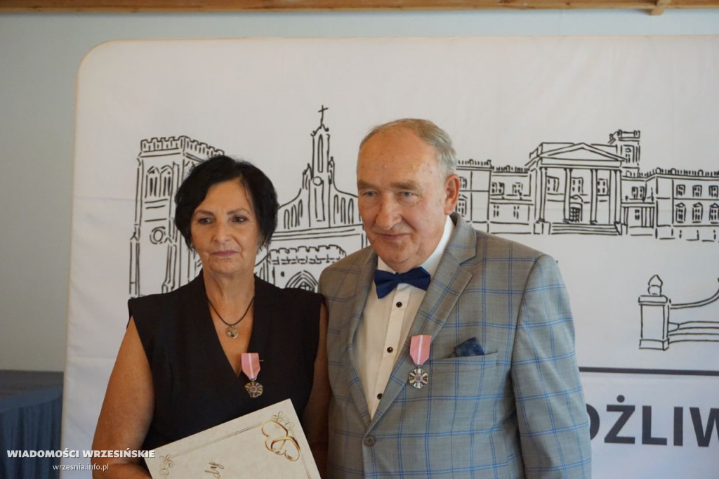Jubilaci odbierali medale. Przeżyli ze sobą 50 lat
