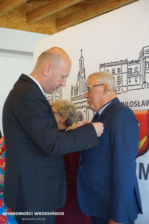 Jubilaci odbierali medale. Przeżyli ze sobą 50 lat