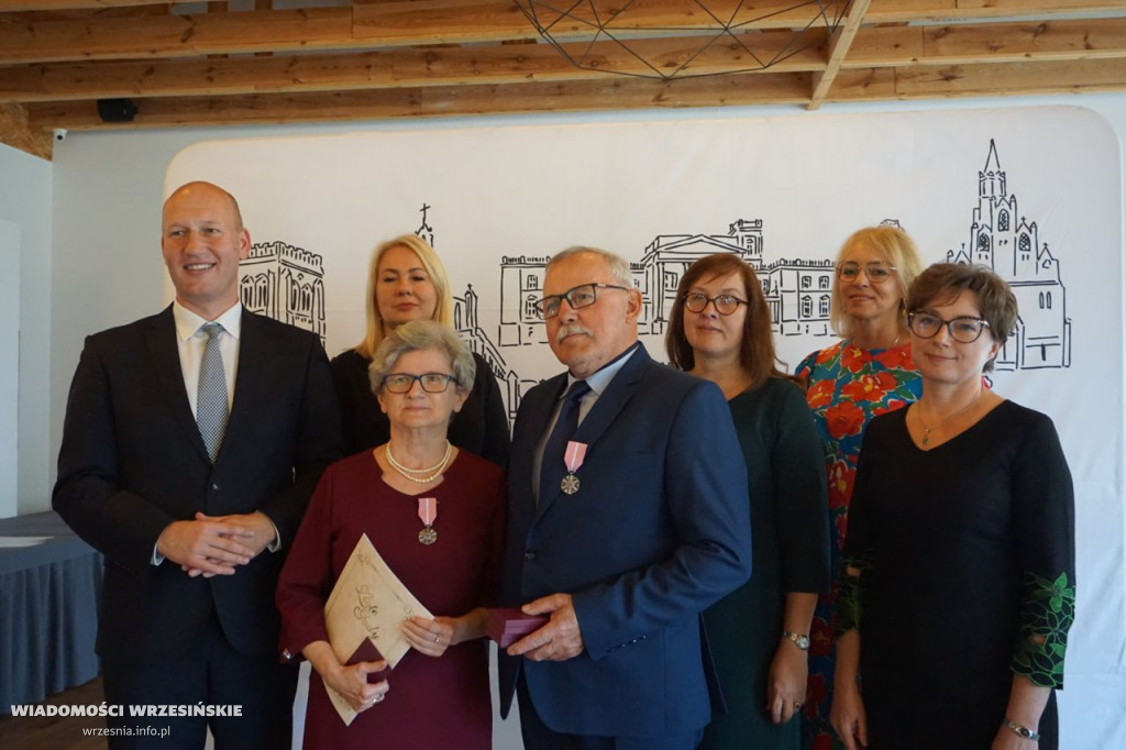 Jubilaci odbierali medale. Przeżyli ze sobą 50 lat