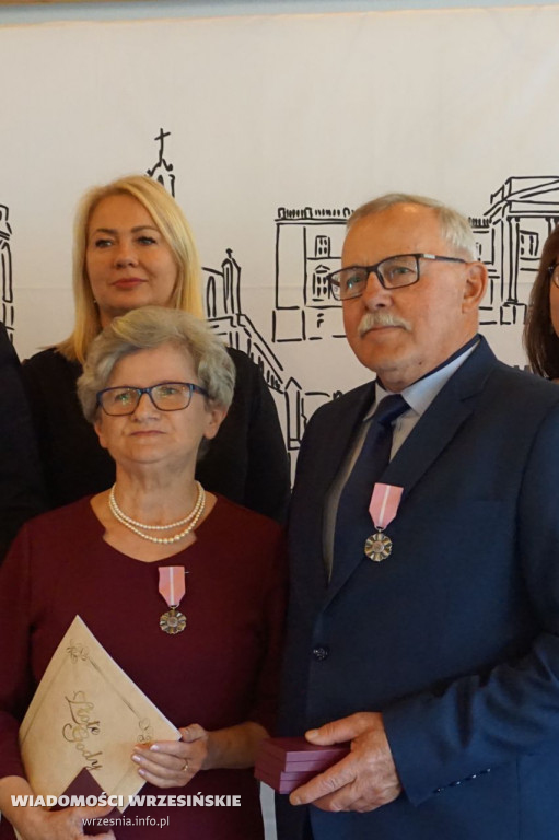 Jubilaci odbierali medale. Przeżyli ze sobą 50 lat