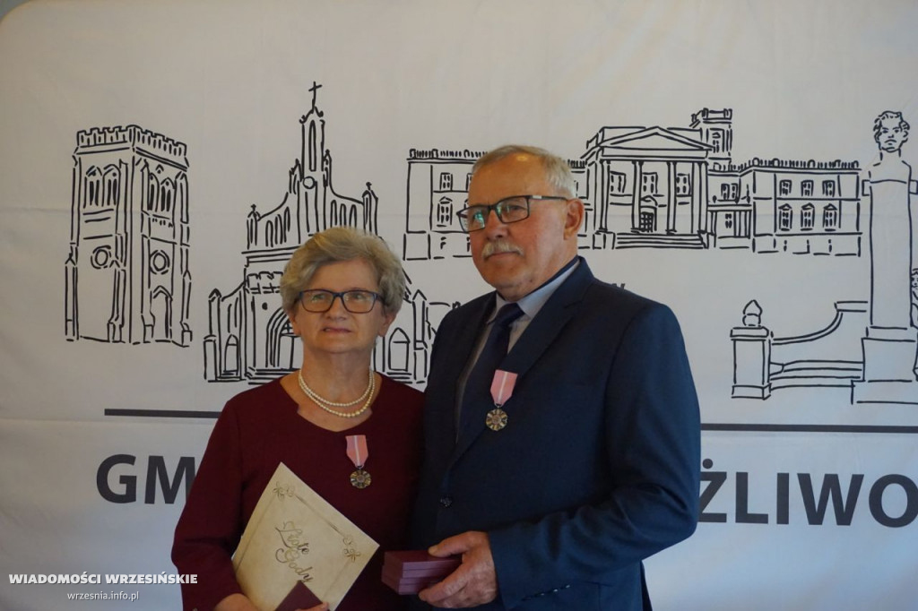 Jubilaci odbierali medale. Przeżyli ze sobą 50 lat