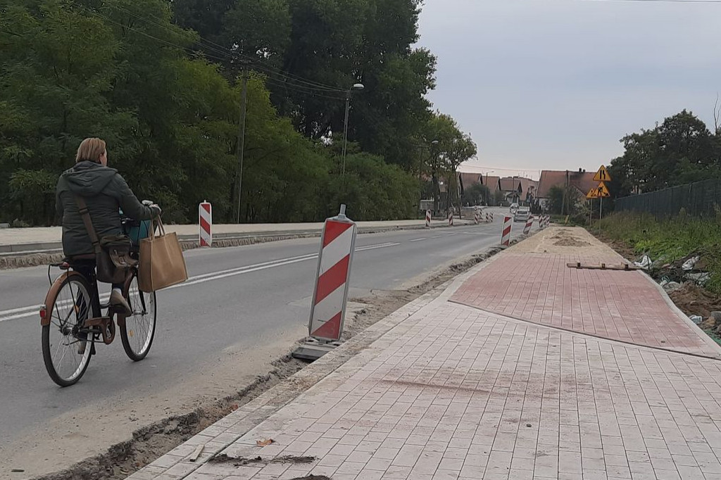 Trwa remont drogi z Miłosławia do Mikuszewa [FOTO]