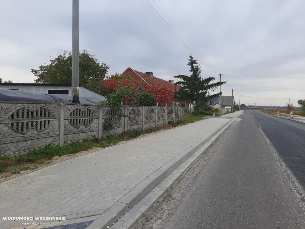 Trwa remont drogi z Miłosławia do Mikuszewa [FOTO]
