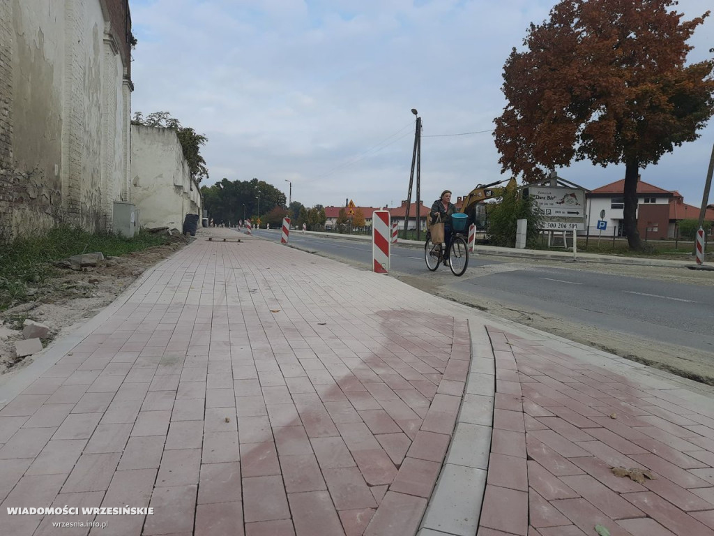 Trwa remont drogi z Miłosławia do Mikuszewa [FOTO]