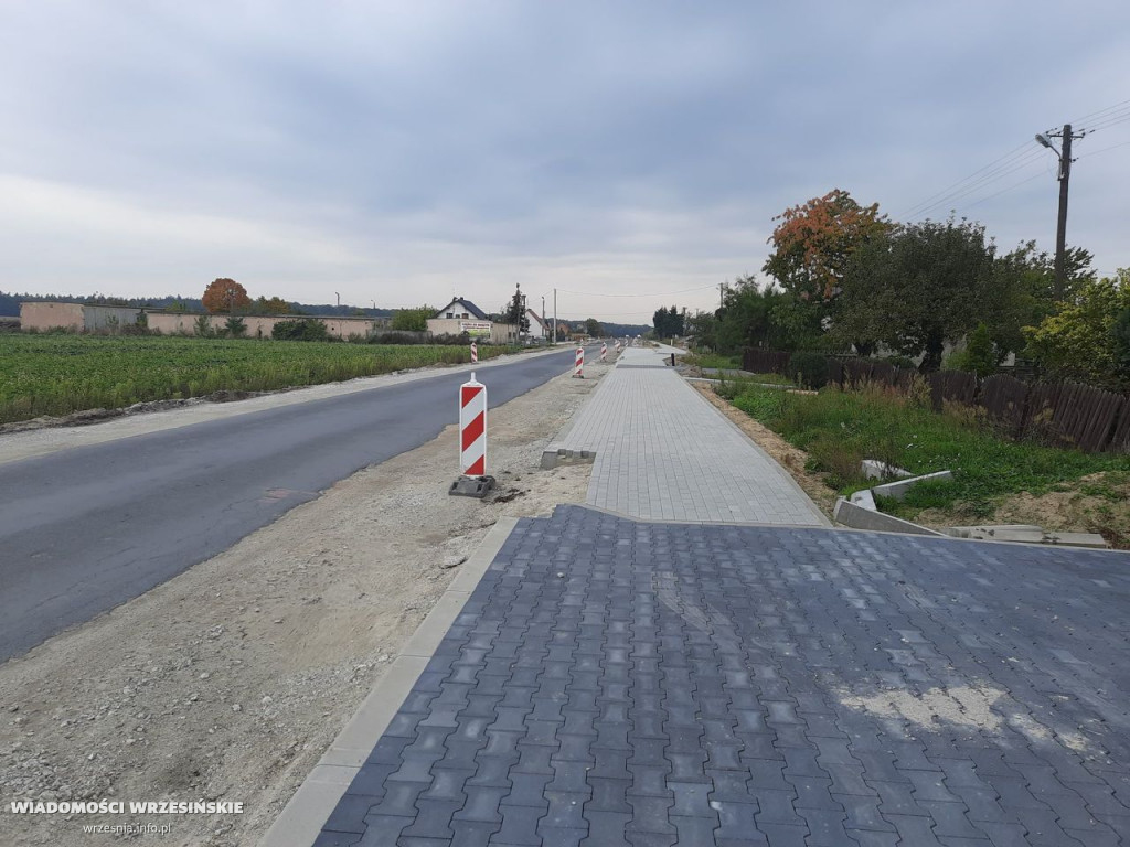 Trwa remont drogi z Miłosławia do Mikuszewa [FOTO]