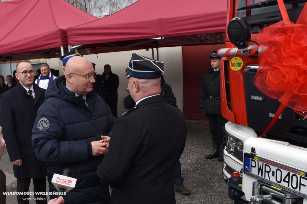 Przekazanie nowego wozu dla OSP Pyzdry