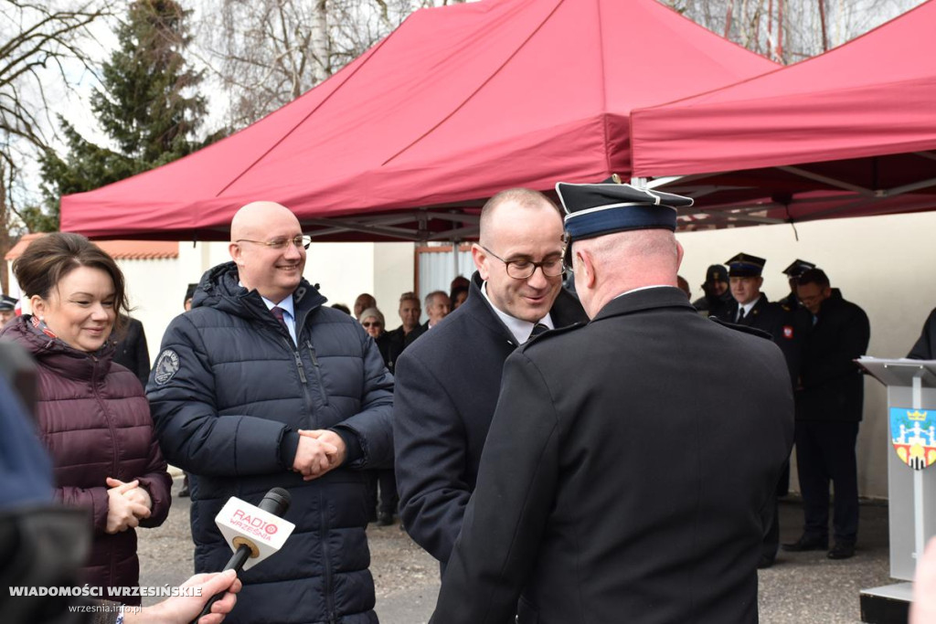 Przekazanie nowego wozu dla OSP Pyzdry