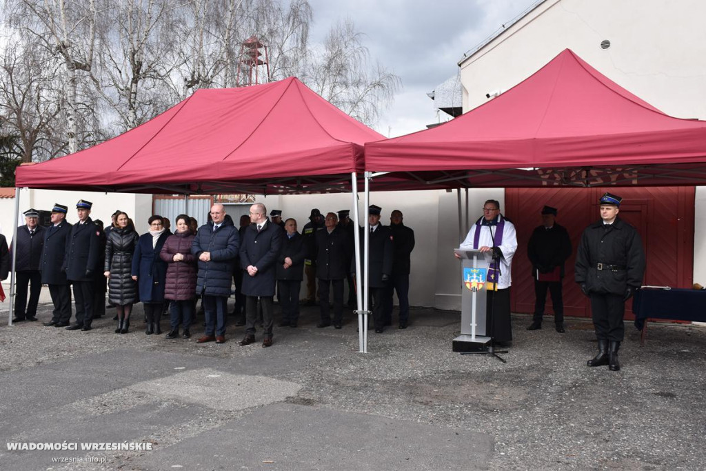 Przekazanie nowego wozu dla OSP Pyzdry