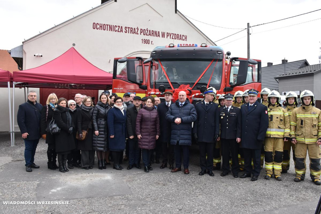 Przekazanie nowego wozu dla OSP Pyzdry