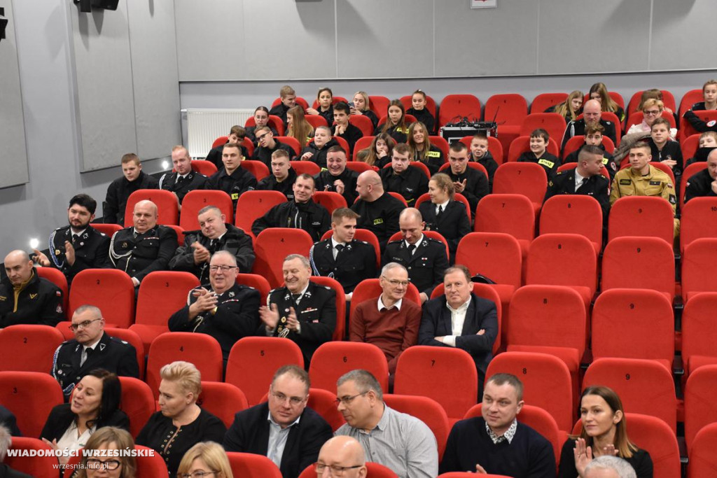 Przekazanie nowego wozu dla OSP Pyzdry