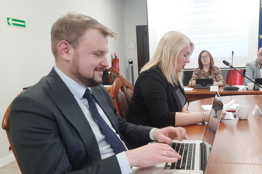 Radni wszystkie uchwały podjęli jednomyślnie FOTO