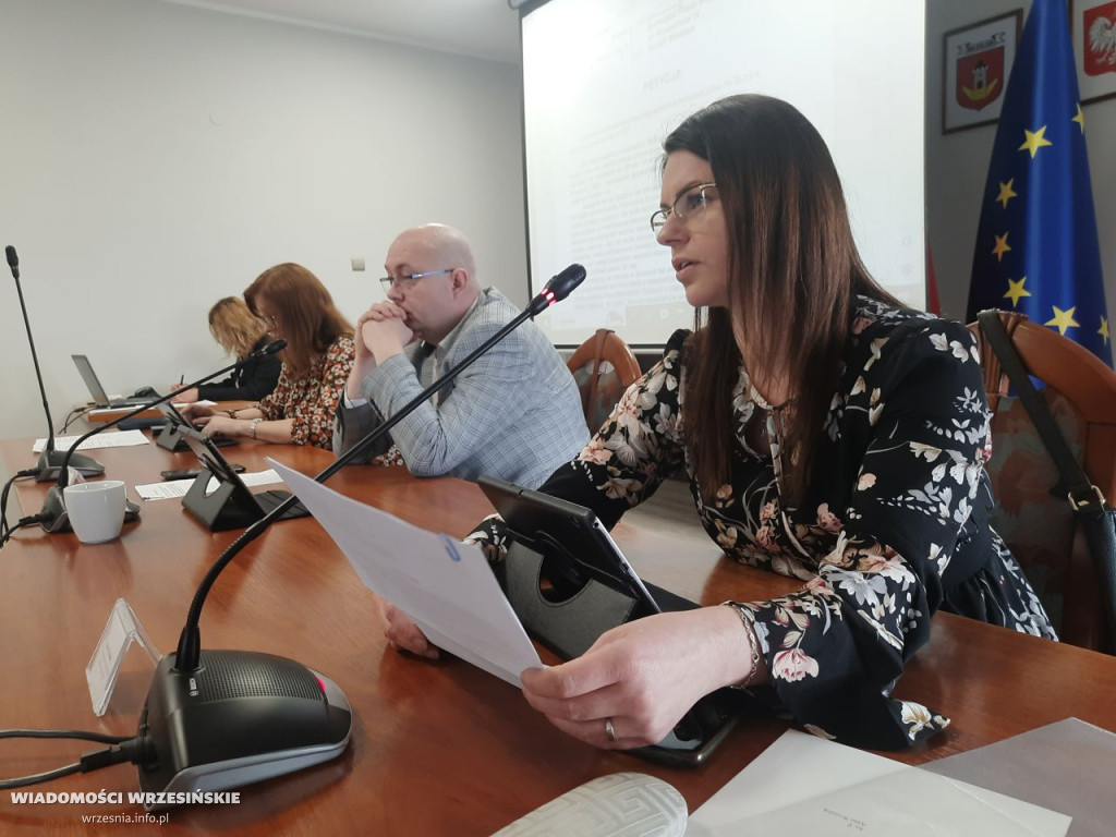 Radni wszystkie uchwały podjęli jednomyślnie FOTO