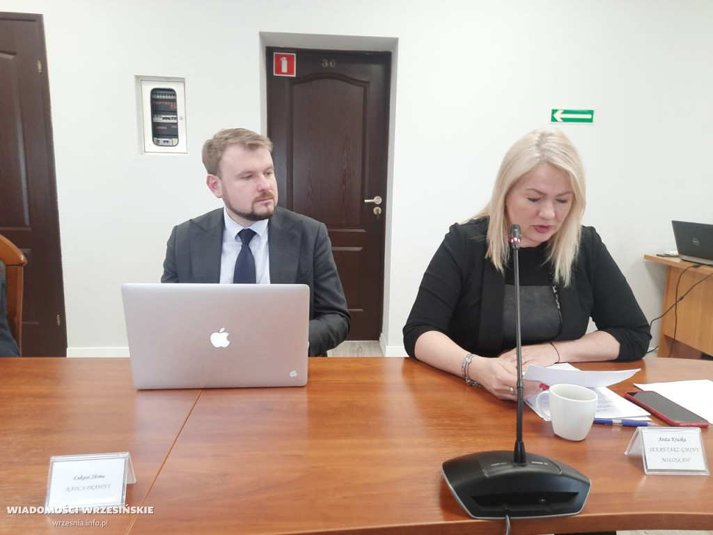 Radni wszystkie uchwały podjęli jednomyślnie FOTO