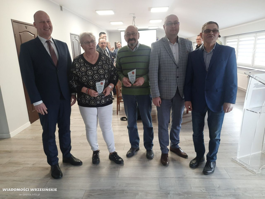 Radni wszystkie uchwały podjęli jednomyślnie FOTO
