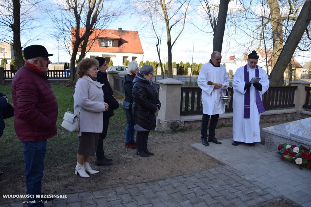 Odnowiony grób Augustynowiczów w Kołaczkowie