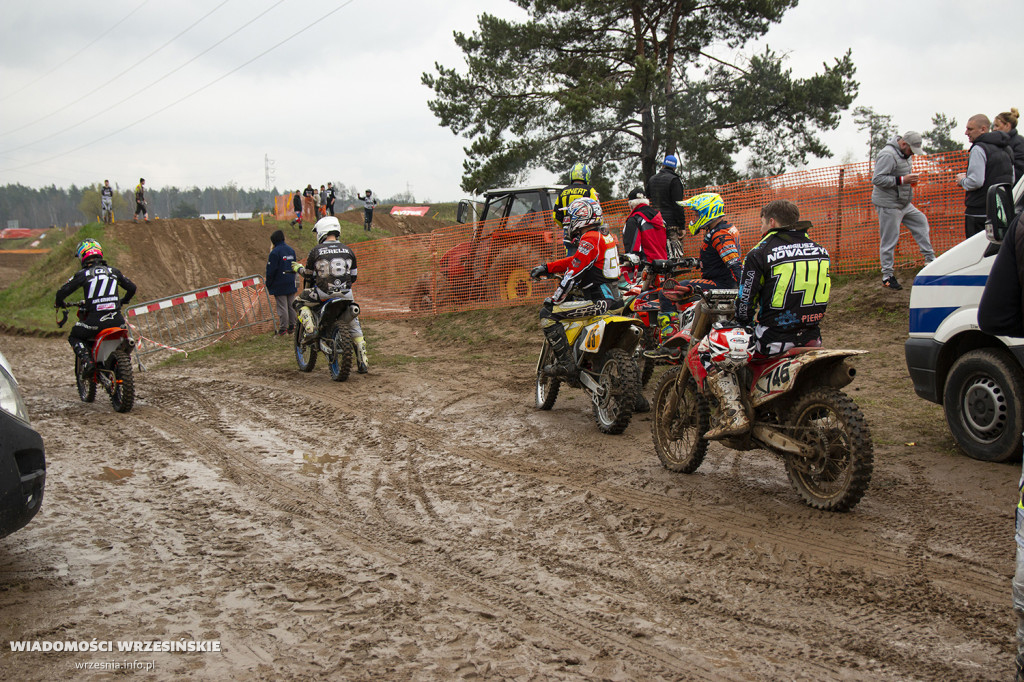 Błotny motocross w Opatówku