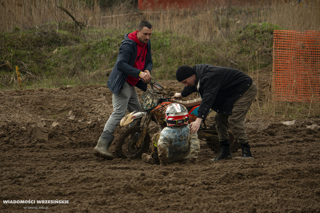 Błotny motocross w Opatówku