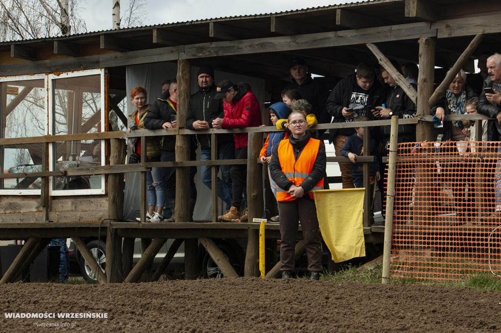 Błotny motocross w Opatówku