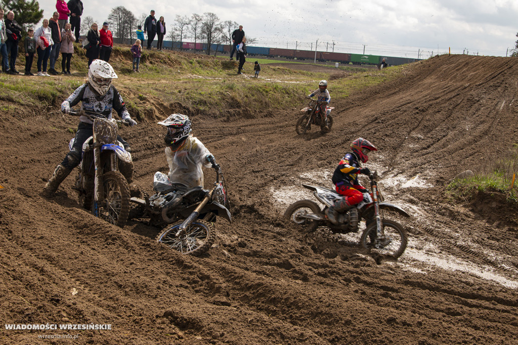 Błotny motocross w Opatówku