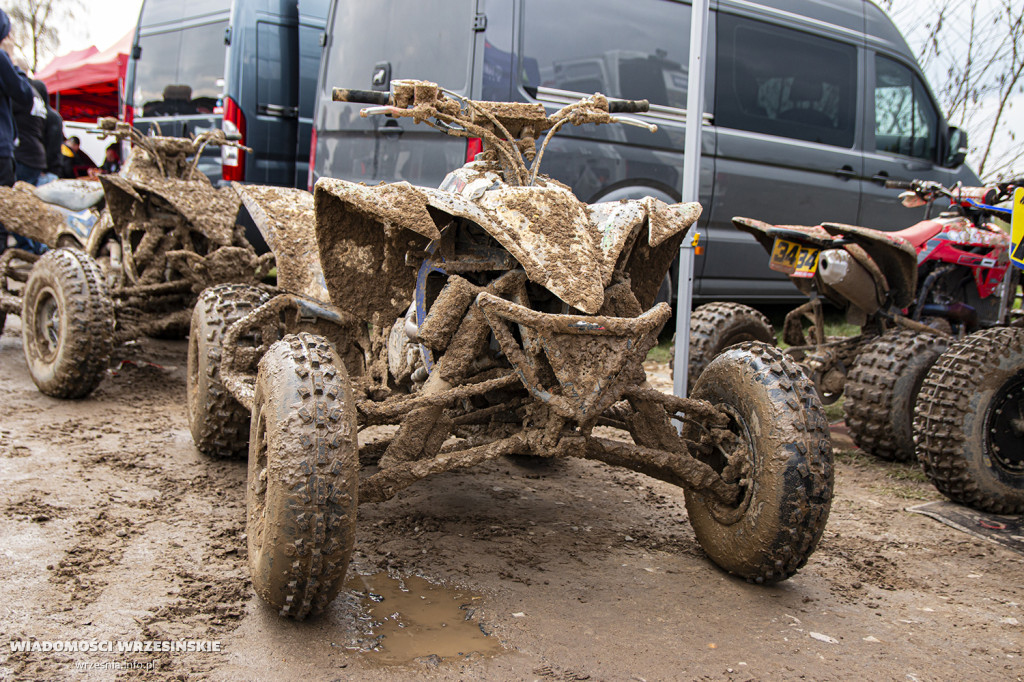 Błotny motocross w Opatówku