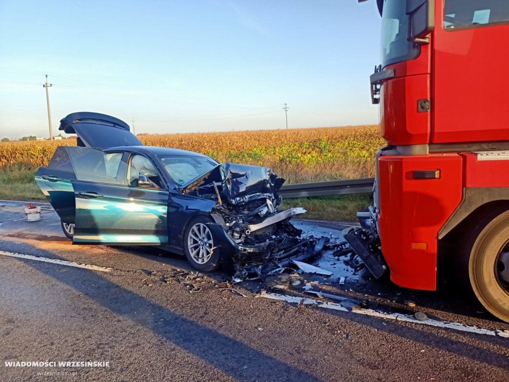 Wypadek na drodze krajowej. Jedna osoba ranna