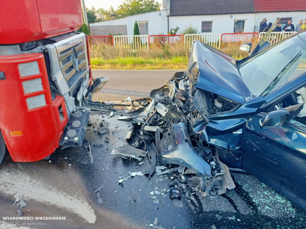 Wypadek na drodze krajowej. Jedna osoba ranna