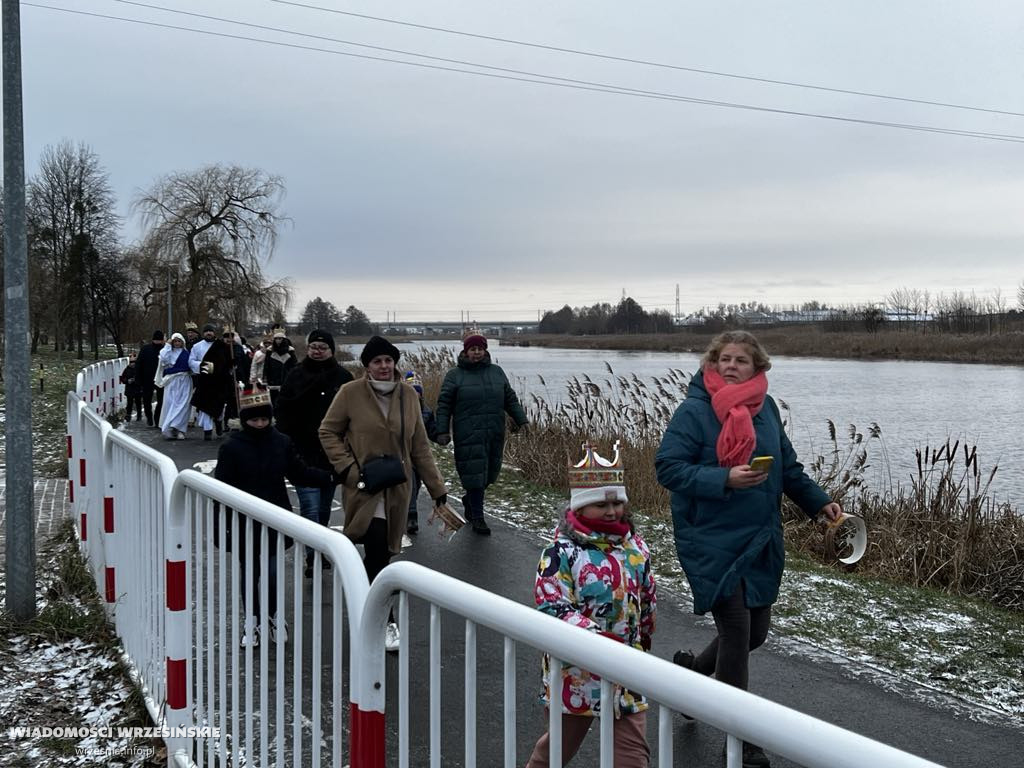 Trzej Królowie na Lipówce. Towarzyszyły im alpaki