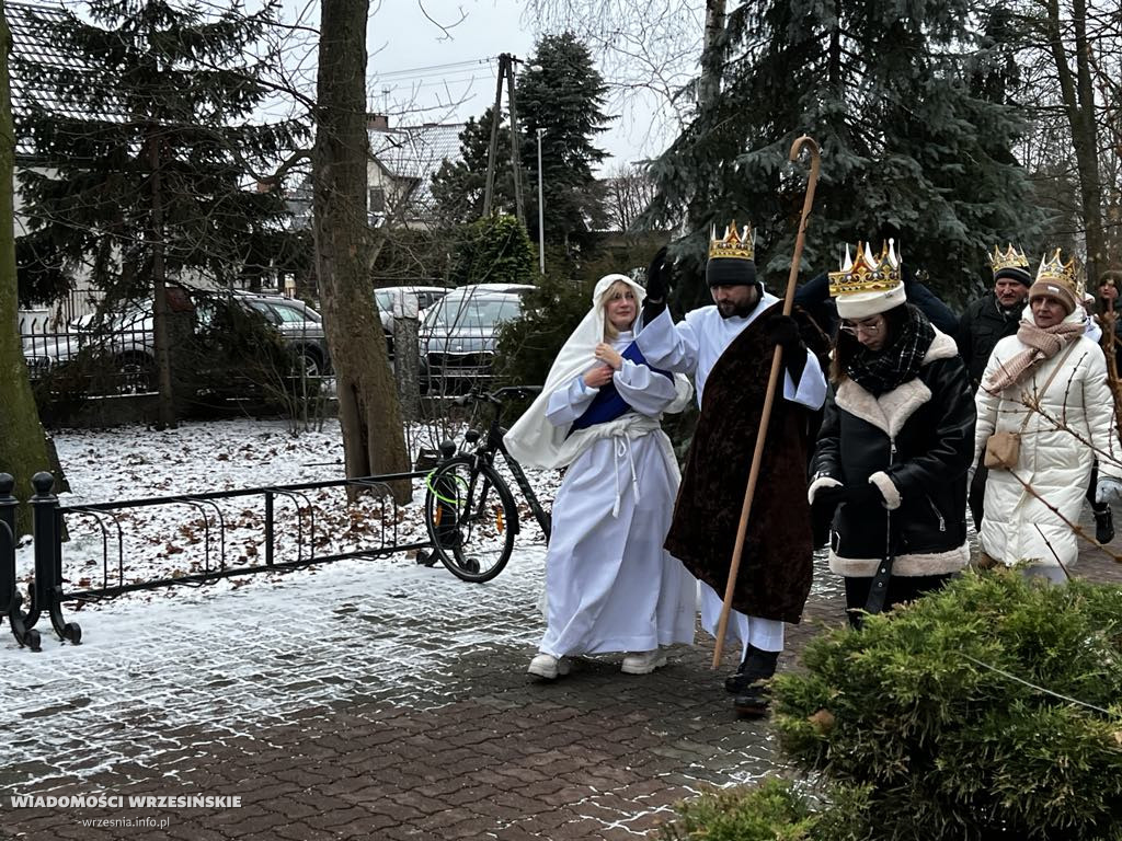 Trzej Królowie na Lipówce. Towarzyszyły im alpaki