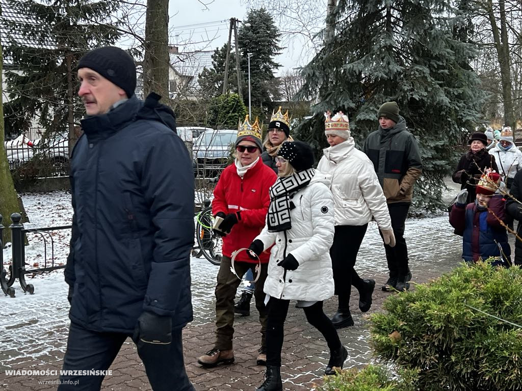 Trzej Królowie na Lipówce. Towarzyszyły im alpaki