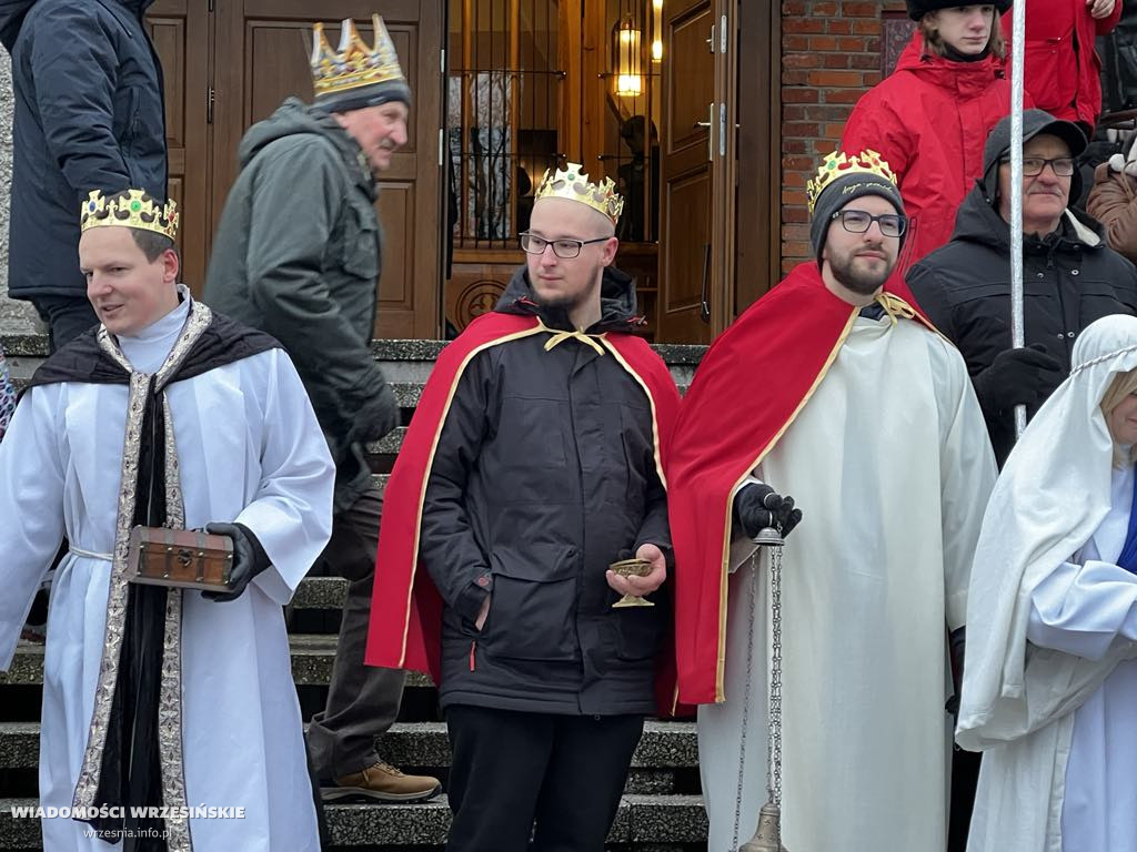 Trzej Królowie na Lipówce. Towarzyszyły im alpaki