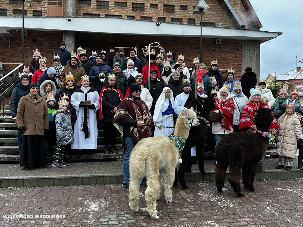 Trzej Królowie na Lipówce. Towarzyszyły im alpaki