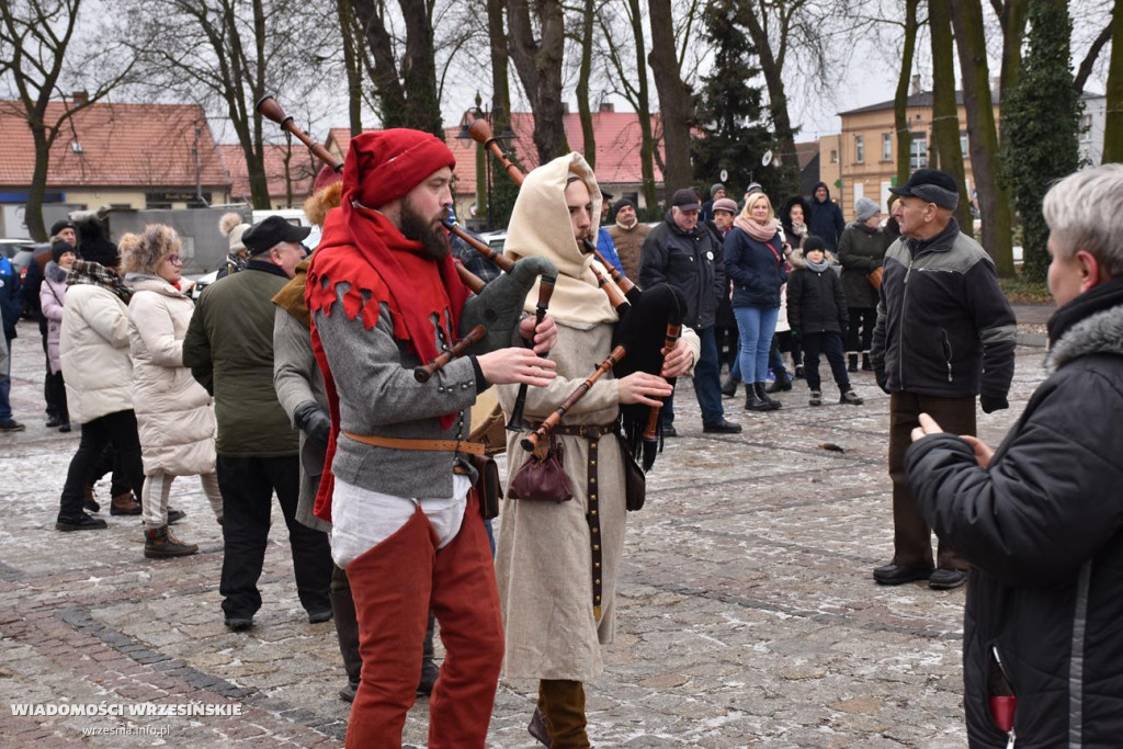 Rzeźba upamiętniającą pierwszy wystrzał armatni na ziemiach polskich