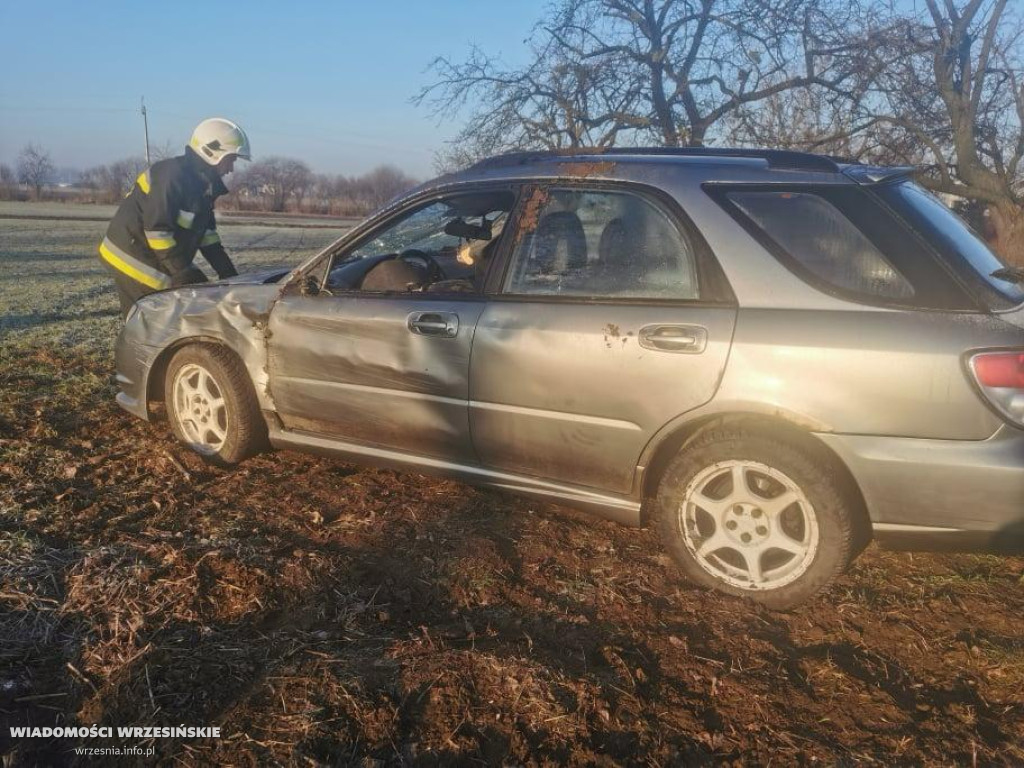 Śliski poranek na drodze. Jedna osoba w szpitalu