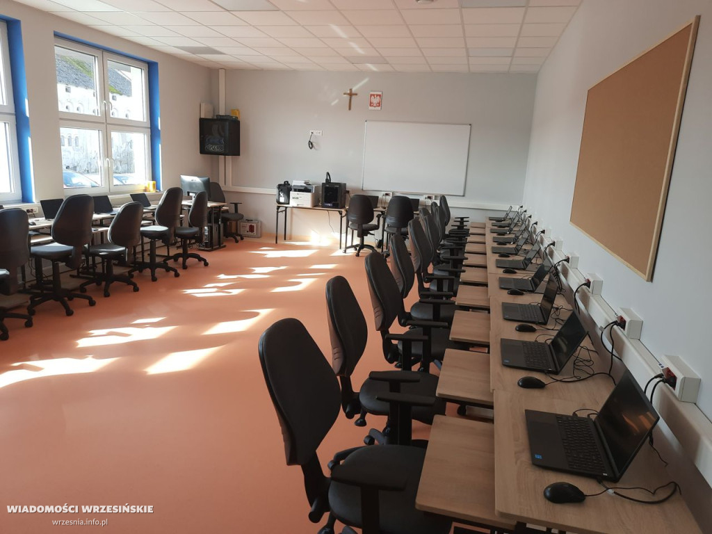 Uroczyste otwarcie nowego skrzydła szkoły [FOTO]