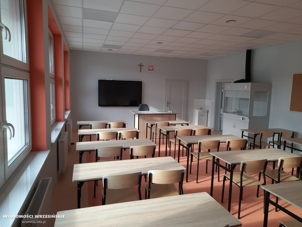 Uroczyste otwarcie nowego skrzydła szkoły [FOTO]