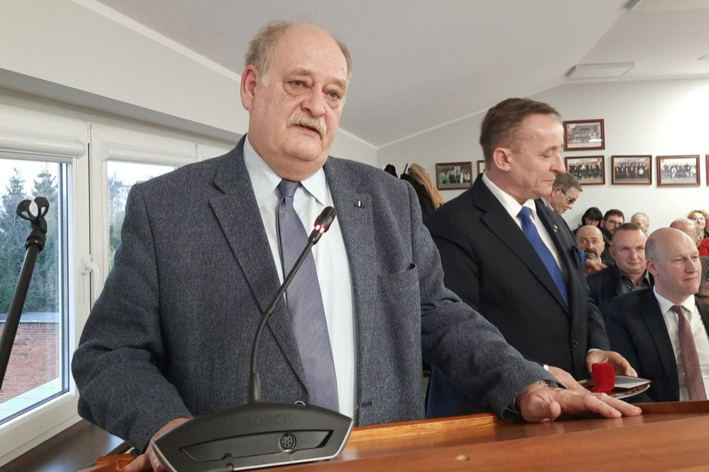 Otrzymał odznakę od ministra zdrowia [FOTO]